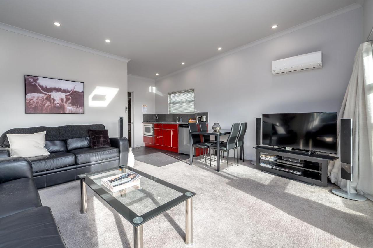 Villa Two Four Cologne Martinborough Exterior foto