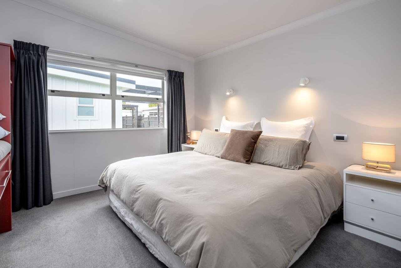 Villa Two Four Cologne Martinborough Exterior foto