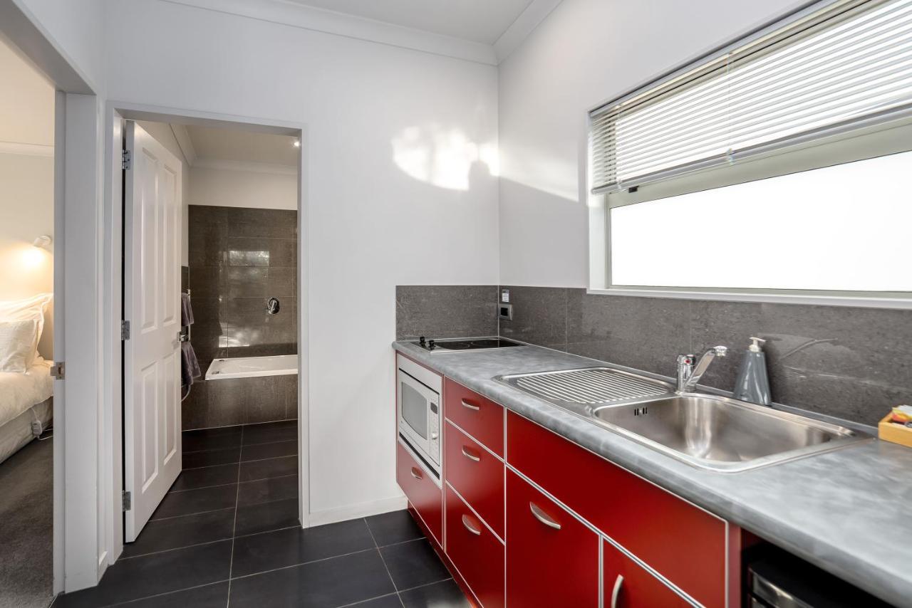 Villa Two Four Cologne Martinborough Exterior foto