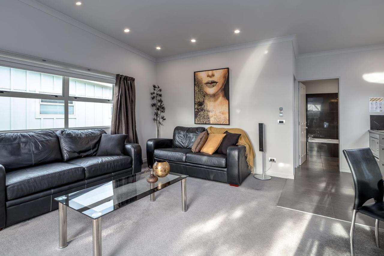 Villa Two Four Cologne Martinborough Exterior foto