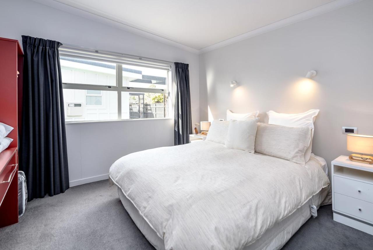 Villa Two Four Cologne Martinborough Exterior foto