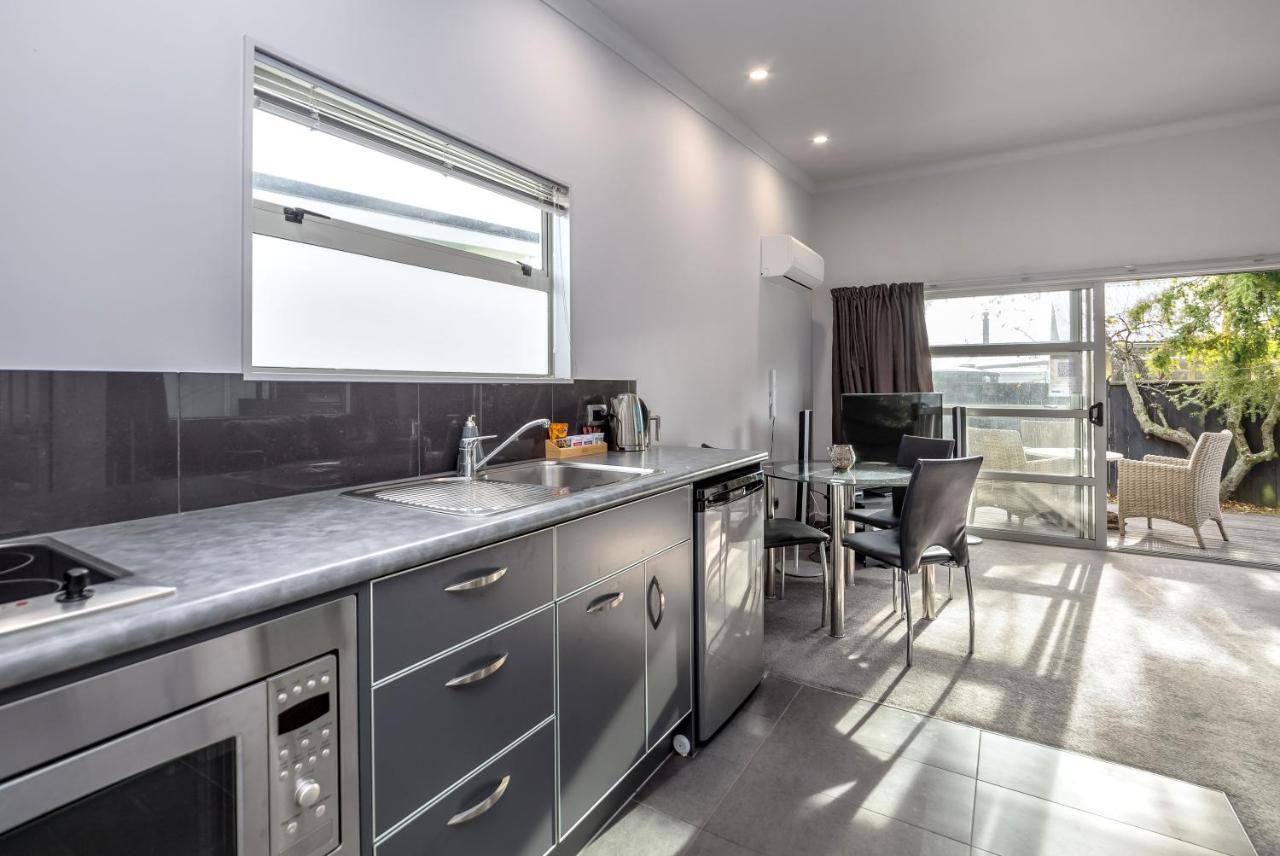 Villa Two Four Cologne Martinborough Exterior foto