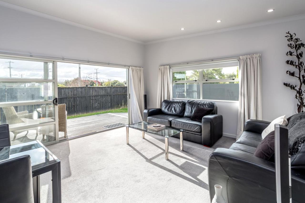 Villa Two Four Cologne Martinborough Exterior foto