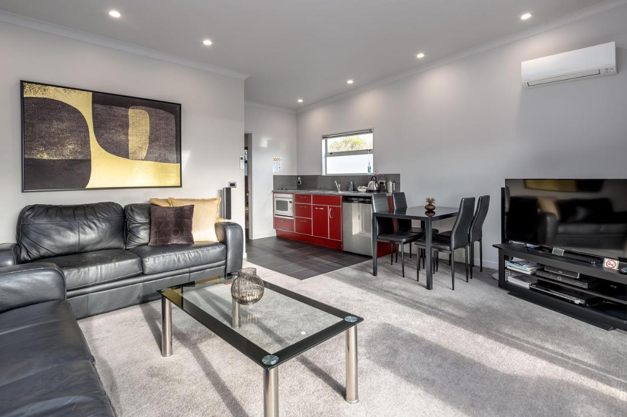 Villa Two Four Cologne Martinborough Exterior foto