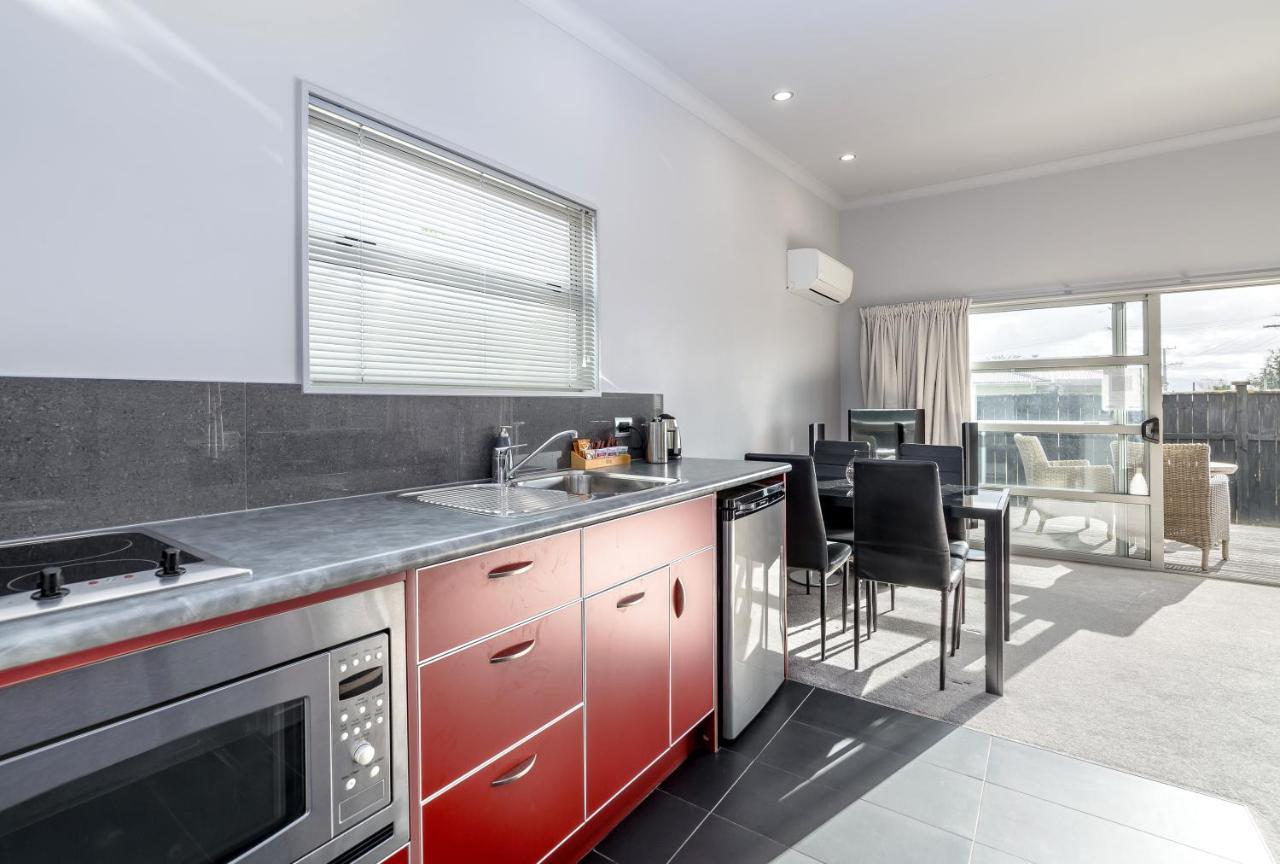 Villa Two Four Cologne Martinborough Exterior foto