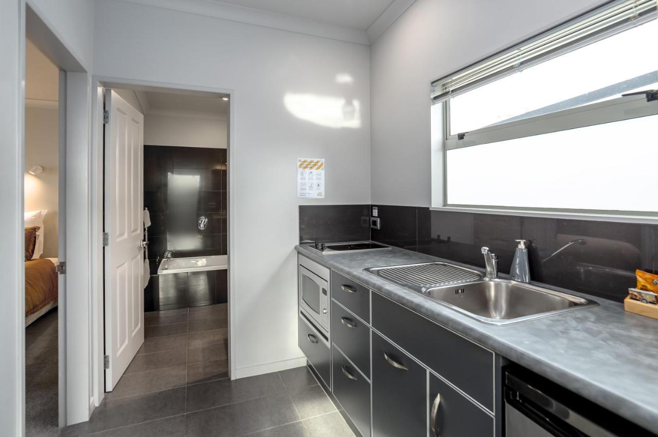 Villa Two Four Cologne Martinborough Exterior foto