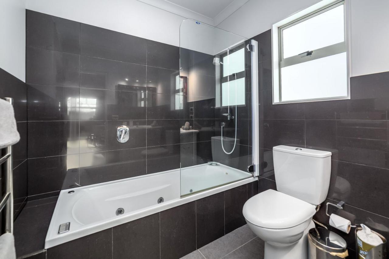 Villa Two Four Cologne Martinborough Exterior foto
