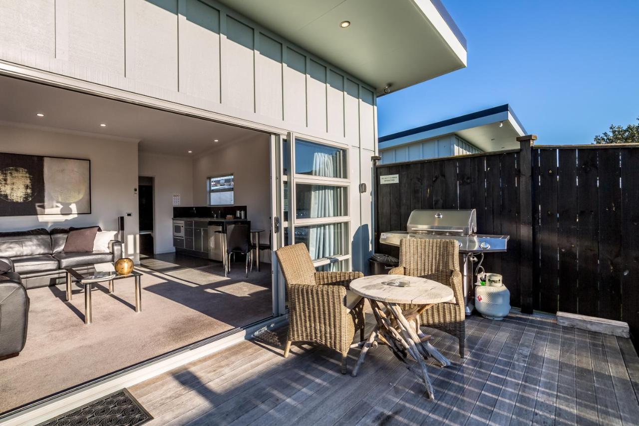 Villa Two Four Cologne Martinborough Exterior foto