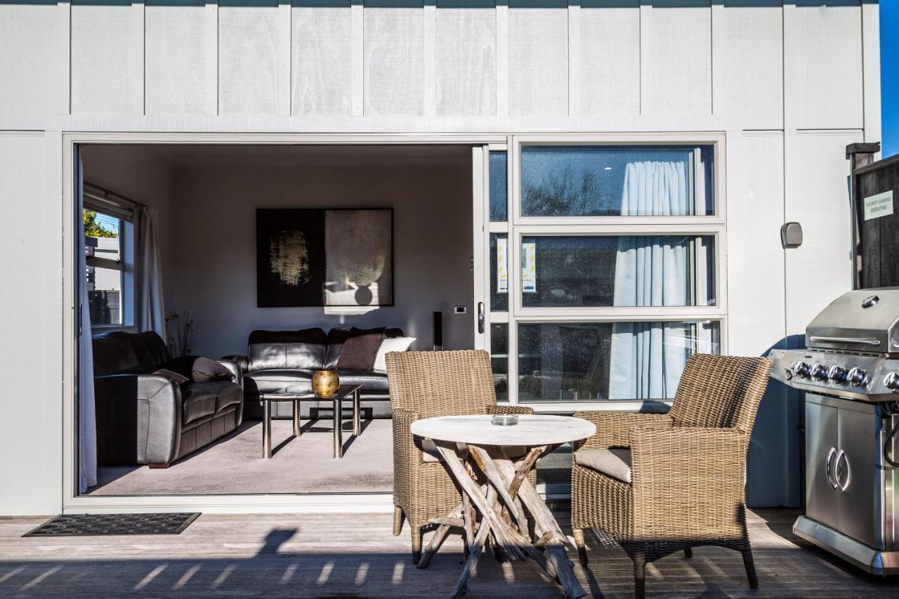 Villa Two Four Cologne Martinborough Exterior foto
