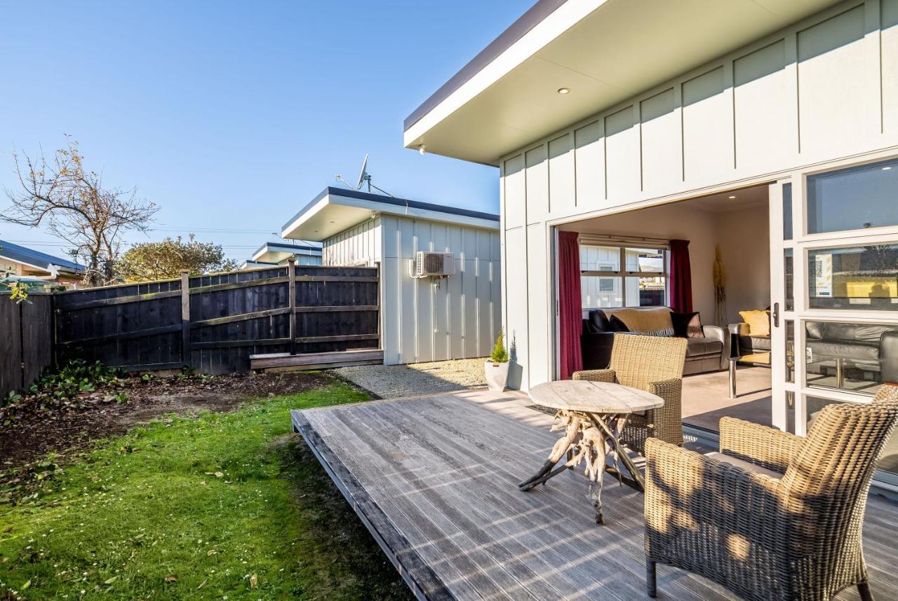 Villa Two Four Cologne Martinborough Exterior foto