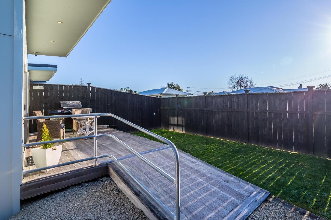 Villa Two Four Cologne Martinborough Exterior foto