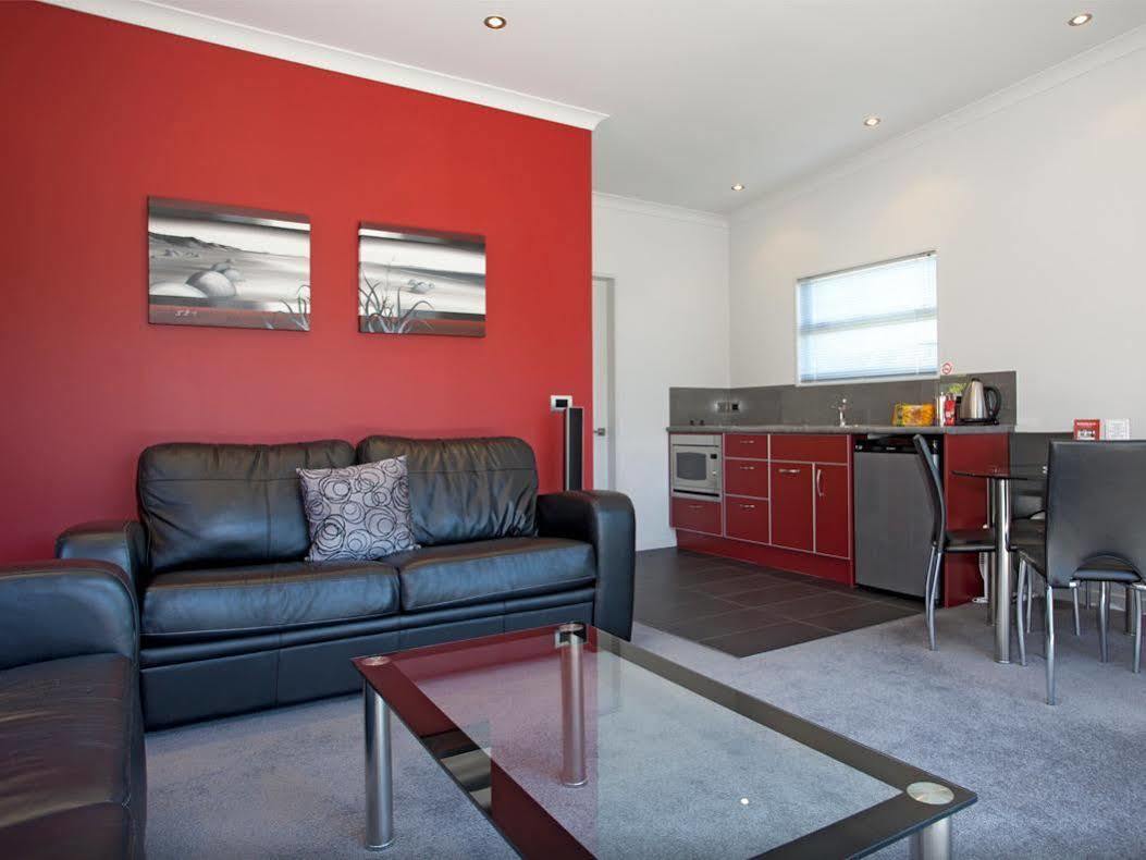 Villa Two Four Cologne Martinborough Exterior foto