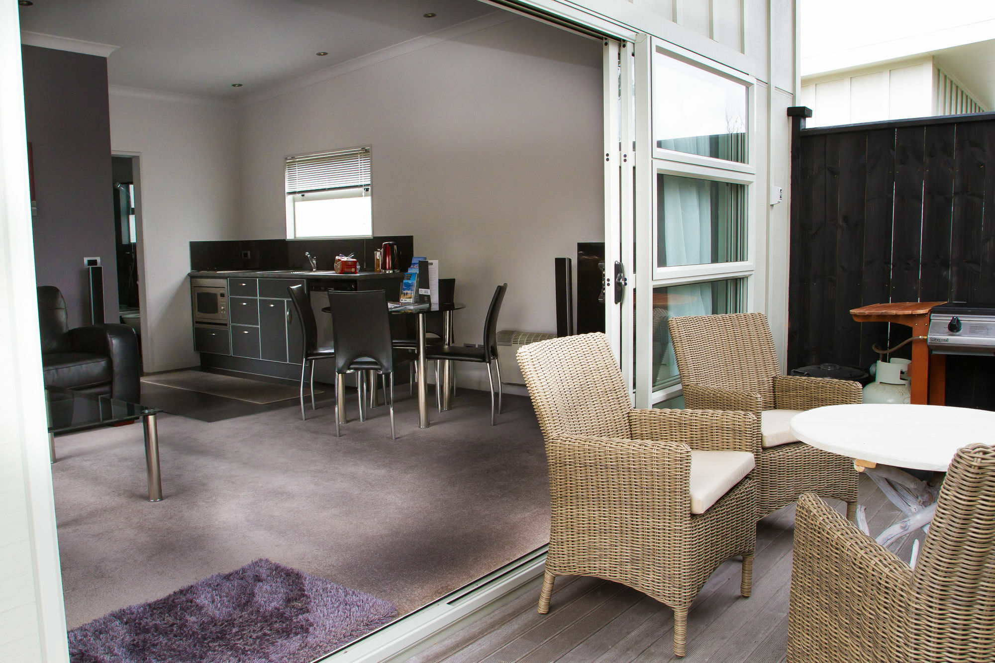Villa Two Four Cologne Martinborough Exterior foto