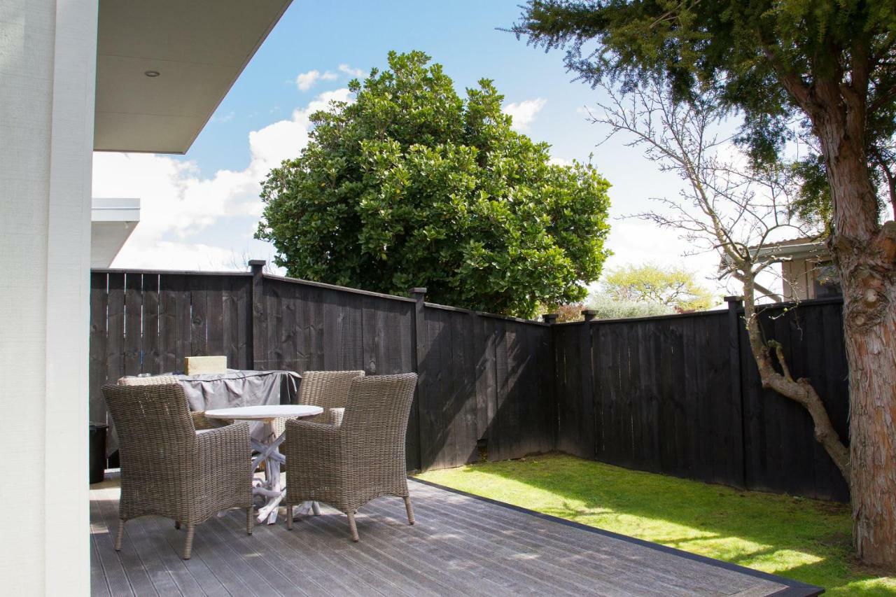 Villa Two Four Cologne Martinborough Exterior foto